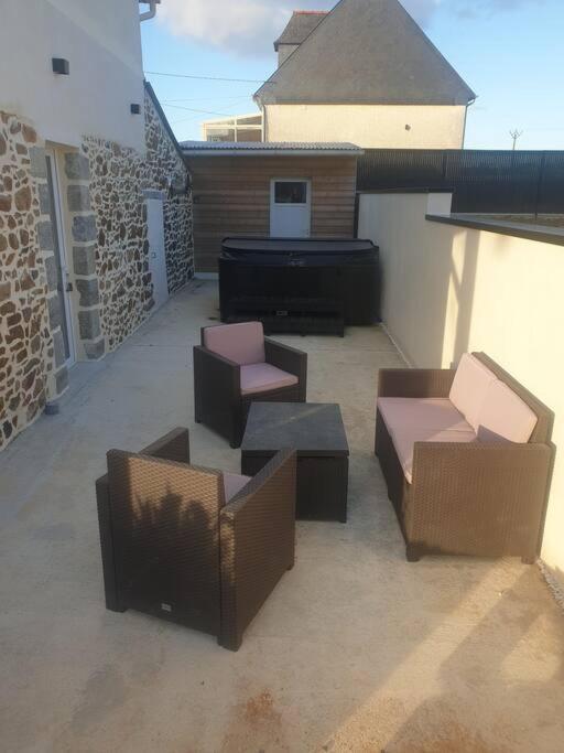 Gite Atypique Avec Jacuzzi Hillion 외부 사진